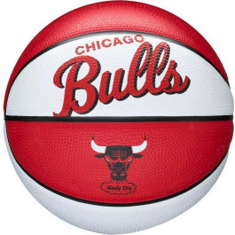Wilson NBA Team Retro Mini Chicago Bulls Size 3 (WTB3200XBCHI)