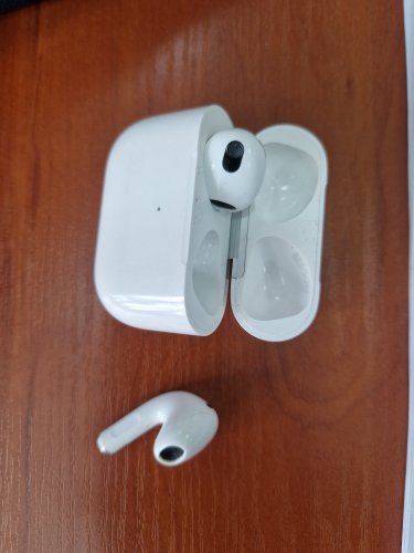 Фото Навушники TWS Apple AirPods 3rd generation with Lightning Charging Case (MPNY3) від користувача 2364275