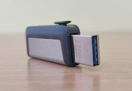 Фото Флешка SanDisk 32 GB USB 3.0 + Type-C Ultra Dual (SDDDC2-032G-G46) від користувача Arlicino92