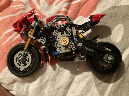 Фото Авто-конструктор LEGO Ducati Panigale V4 R (42107) від користувача Egor2001