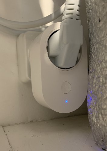 Фото Розумна розетка Xiaomi Mi Smart Plug Wi-Fi (ZNCZ05CM/GMR4015GL) від користувача Ірина Юріївна