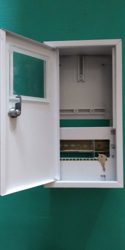 Фото Щит навісний E.NEXT Шкаф металлический, под 1-ф. счетчик, 8 мод., навесной, с замком (s0100005) від користувача XOI