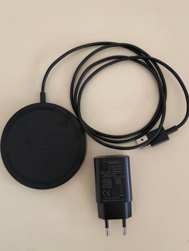 Фото Бездротовий зарядний пристрій Belkin BOOST UP CHARGE Wireless Charging Pad 5W Black (HN5G2) (F7U067vfBLK-APL) від користувача Mexanik