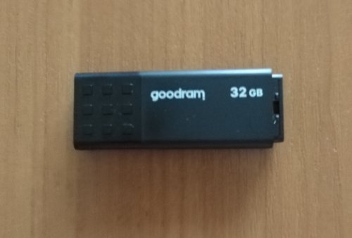 Фото Флешка GOODRAM 32 GB UME3 USB 3.0 Black (UME3-0320K0R11) від користувача 
