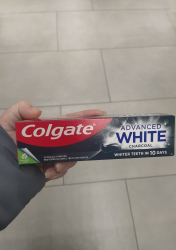Фото  Colgate Зубна паста  Advanced White Charcoal 75 мл 118 г від користувача Isolar