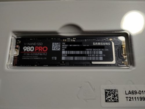 Фото SSD накопичувач Samsung 980 PRO 1 TB (MZ-V8P1T0BW) від користувача Артем Коч