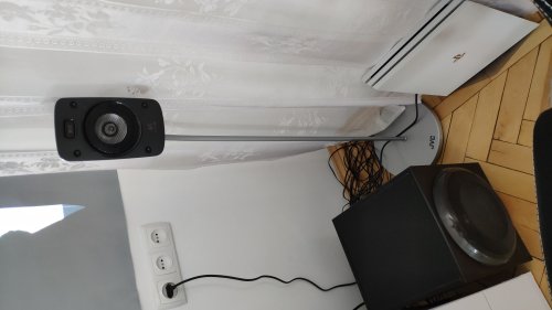 Фото Колонки для домашнього кінотеатру Logitech Z906 5.1 Surround Sound Speaker System (980-000468) від користувача Ан