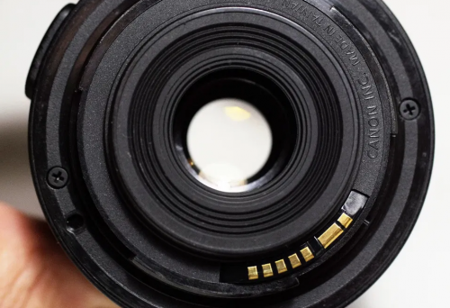 Фото Універсальний об'єктив Canon EF-S 18-55mm f/3,5-5,6 DC III (2042B002) від користувача Baratheon