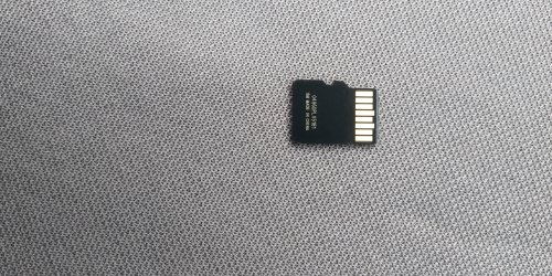 Фото Карта пам'яті SanDisk 32 GB microSDHC UHS-I U3 Extreme A1 V30 SDSQXAF-032G-GN6GN від користувача XOI