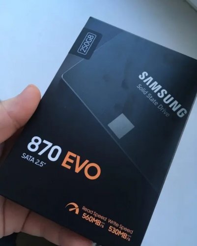 Фото SSD накопичувач Samsung 870 EVO 250 GB (MZ-77E250BW) від користувача Игорь