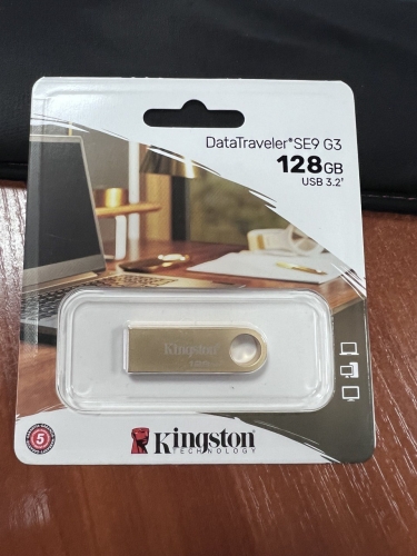 Фото Флешка Kingston 128 GB DataTraveler SE9 Gen 3 Gold (DTSE9G3/128GB) від користувача Yuriy_St