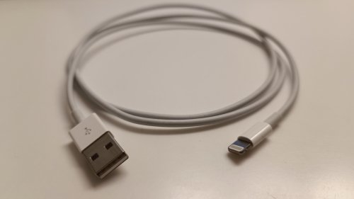 Фото Кабель Lightning Apple Lightning to USB Cable 1m (MD818) від користувача QuickStarts
