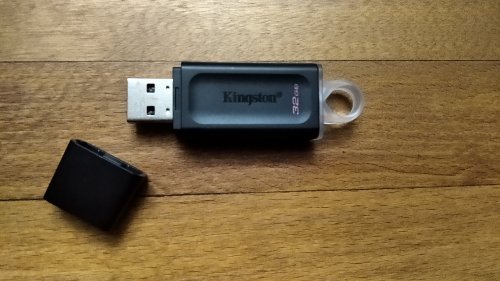 Фото Флешка Kingston 32 GB DataTraveler Exodia USB 3.2 (DTX/32GB) від користувача Johnny Mnemonic