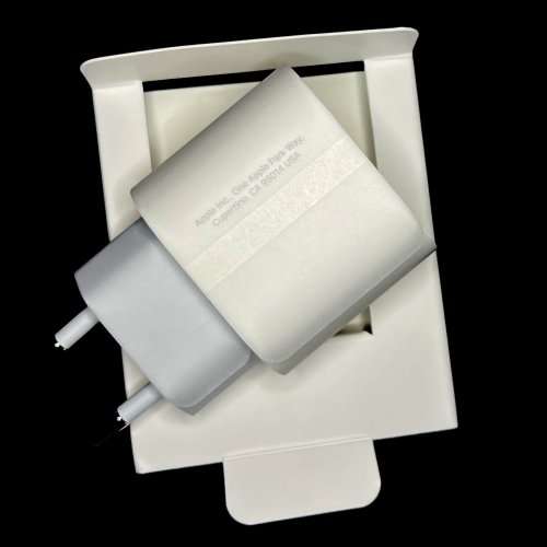 Фото Мережевий зарядний пристрій Apple USB-C Power Adapter 20W (MHJE3) від користувача Yuri