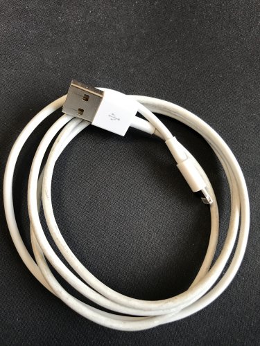 Фото Кабель Lightning Apple Lightning to USB Cable 1m (MD818) від користувача nazarzuh