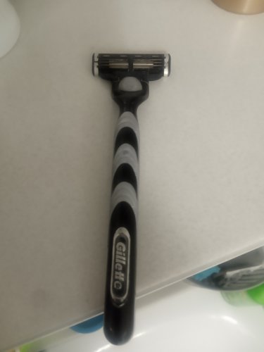 Фото  Gillette Станок для бритья мужской  Mach3 c 2 сменными картриджами (7702018020676) від користувача iliamoskalenkose