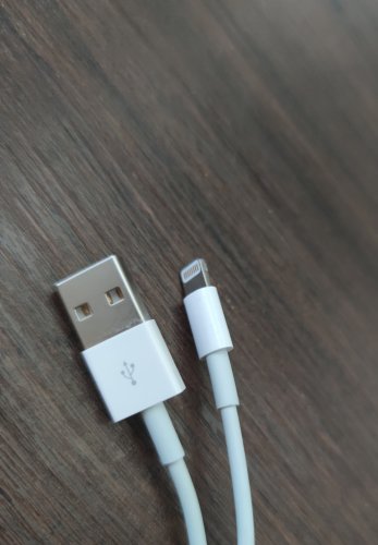 Фото Кабель Lightning Apple Lightning to USB Cable 1m (MD818) від користувача Mexanik