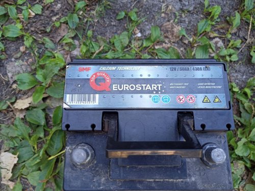 Фото Автомобільний акумулятор Eurostart 6СТ-50 АзЕ 550012043 від користувача Цензор