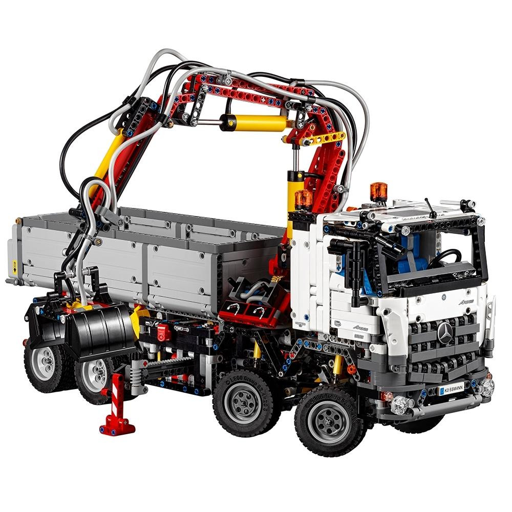 LEGO Technic Mercedes-Benz Arocs (42043) - зображення 1