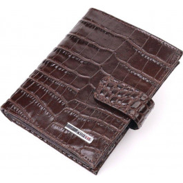 Karya Коричневий чоловічий гаманець із натуральної шкіри з тисненням під крокодила  (2421386)