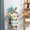 IKEA BUSENKEL Плавальне пончо з капюшоном, орнамент арлекін, різнобарвний, 70х55 см (305.204 (305.204.24) - зображення 4