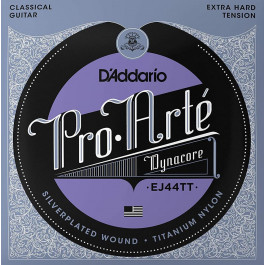 D'Addario EJ44TT Classical Silverplated Wound Titanium Nylon Extra Hard Tensio