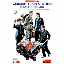 MiniArt German Train Station Staff 1930-40s (MA38010)