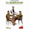 MiniArt Американські військовослужбовці у кафе (MA35406) - зображення 1