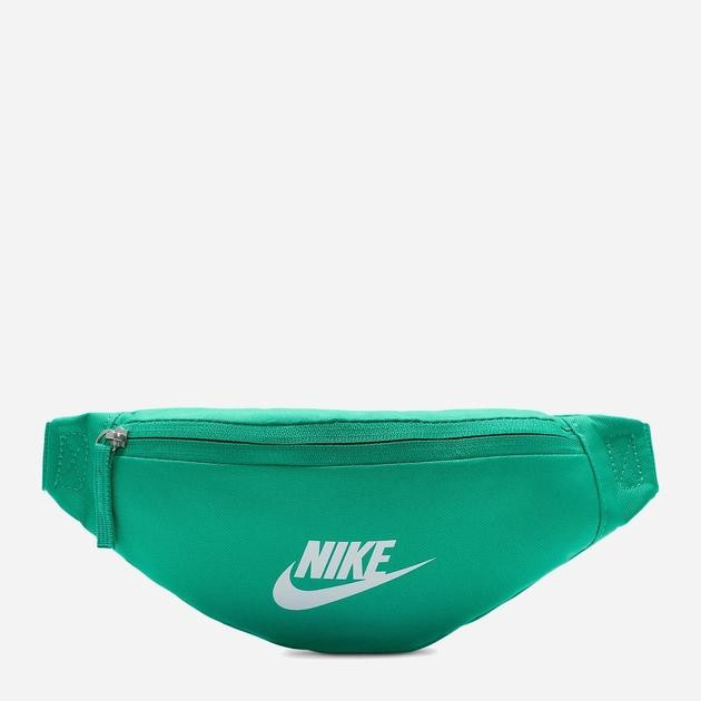Nike Спортивна сумка бананка на пояс тканинна  NKHERITAGE S WAISTPACK DB0488-324 Зелена/Біла (19697457216 - зображення 1