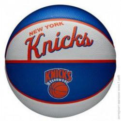 Wilson NBA Team Retro Mini New York Knicks Size 3 (WTB3200XBNYK)
