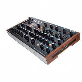   Novation Peak