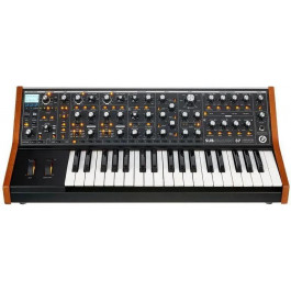   Moog Subsequent 37