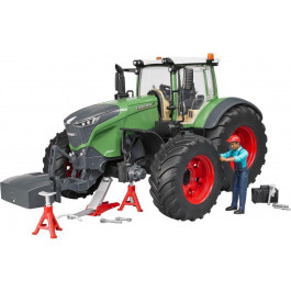   Bruder Трактор Fendt 1050 Vario с водителем и и инструментами (04041)