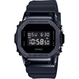   Casio GM-5600B-1ER