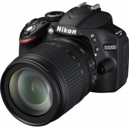   Nikon D3200 kit (18-105mm VR)