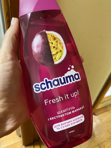 Фото шампунь для волосся Schauma "Fresh it UP" 400 ml Шампунь с экстрактом Маракуйи для волос жирных у корней и сухих на кончиках (38 від користувача Bozhena Voitko