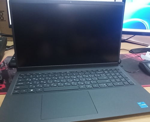 Фото Ноутбук Dell Vostro 3520 Carbon Black (N5315PVNB3520UA_UBU) від користувача 1eo5old