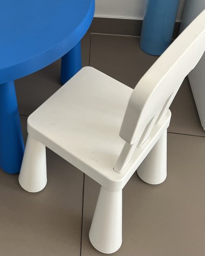 Фото Дитячий стілець IKEA MAMMUT (403.653.71) від користувача Orestiv.