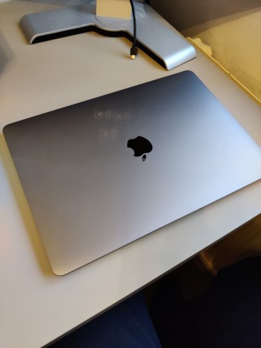 Фото Ноутбук Apple MacBook Air 13" Space Gray Late 2020 (Z124000FK, Z124000MM, Z124000PN, Z1240004P) від користувача Макс Кринд
