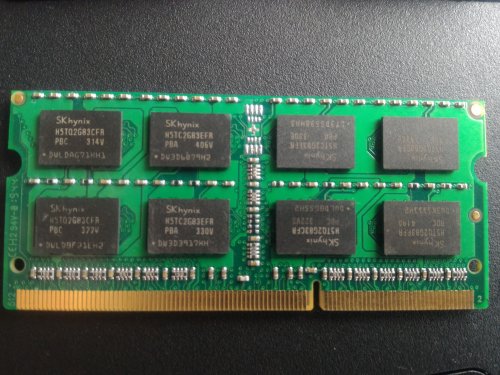 Фото Пам'ять для ноутбуків SK hynix 4 GB SO-DIMM DDR3 1600 MHz (HMT351S6CFR8C-PB) від користувача Naz