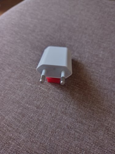 Фото Мережевий зарядний пристрій Apple 5W USB Power Adapter (MD813) від користувача Григорій Піртахія