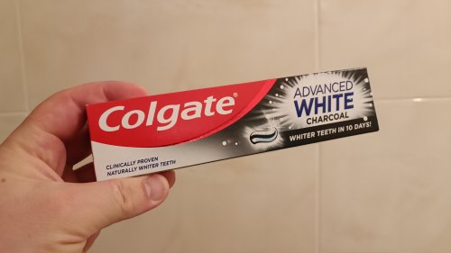 Фото зубна паста Colgate Зубная паста  Advanced White Charcoal 100 мл від користувача QuickStarts