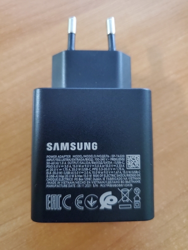 Фото Мережевий зарядний пристрій Samsung 35W PD Power Adapter Duo Black (EP-TA220NBEGRU) від користувача Ironhide