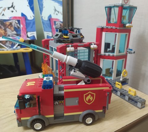 Фото блоковий конструктор LEGO City Пожарное депо (60215) від користувача Timerlan