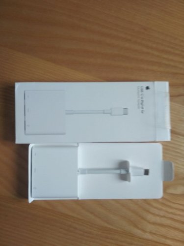 Фото Мультипортовий адаптер Apple USB-C to digital AV Multiport Adapter (MUF82) від користувача Мария Купцова