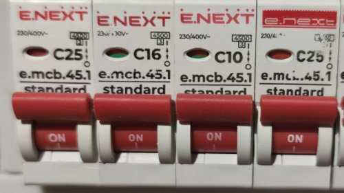 Фото Автоматичний вимикач E.NEXT e.mcb.stand.45.1.C25, 1р, 25А, C, 4,5 кА (s002010) від користувача Serhii