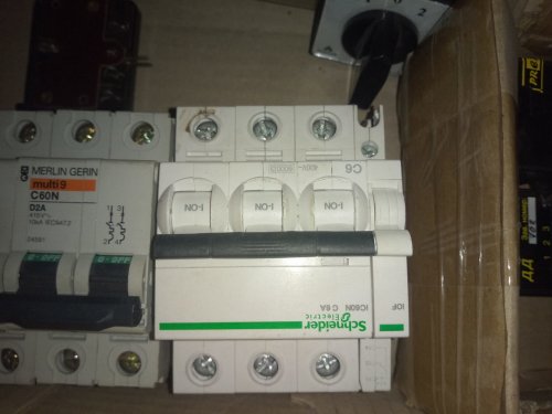 Фото Автоматичний вимикач Schneider Electric Easy9 3 п., 50А, В (EZ9F14350) від користувача kostyany4