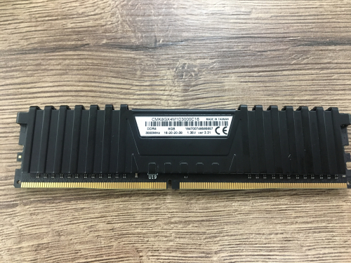 Фото Пам'ять для настільних комп'ютерів Corsair 8 GB DDR4 3000 MHz Vengeance LPX Black (CMK8GX4M1D3000C16) від користувача Мертвий ринок ПК
