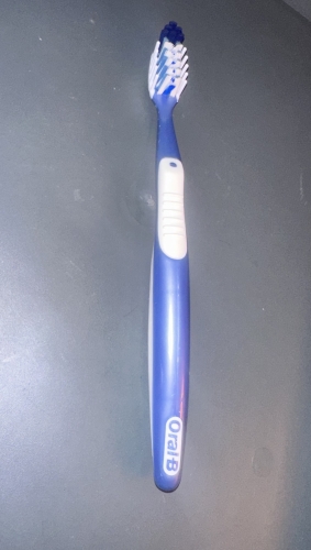 Фото звичайна щітка Oral-B Зубная щетка  ProExpert Complete 7 1+1 средней жесткости 2 шт. від користувача MarfaKobjucka