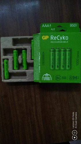 Фото Акумулятор GP Batteries AAA 950mAh NiMh 4шт ReCyko 1000 Series (GP100AAAHCE-2EB4) від користувача schwabra